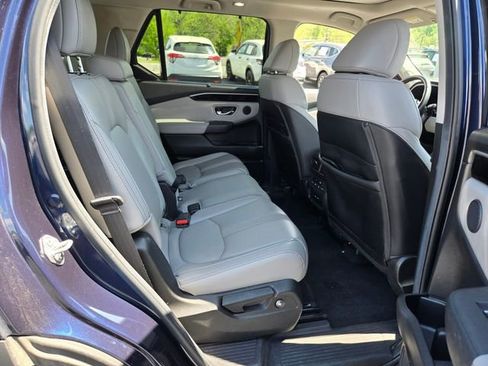 Used 2025 Honda Pilot Touring image 21