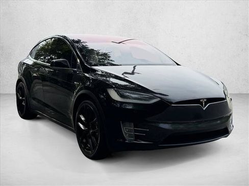 Used 2018 Tesla Model X 75D AWD/4WD image 3