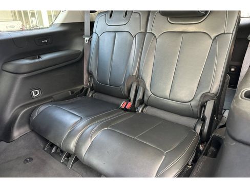 Used 2023 Jeep Grand Cherokee L Limited AWD/4WD image 15