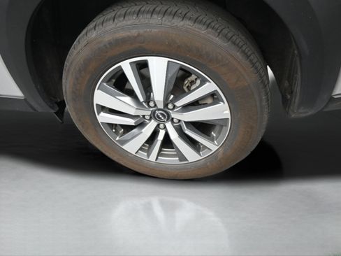 Used 2025 Nissan Pathfinder SL FWD image 37