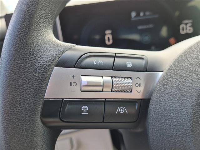 Certified 2025 Hyundai Tucson SE FWD image 27