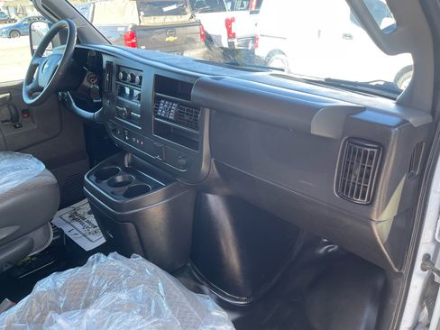 Used 2020 Chevrolet Express 3500 w/ Power Convenience Package image 14