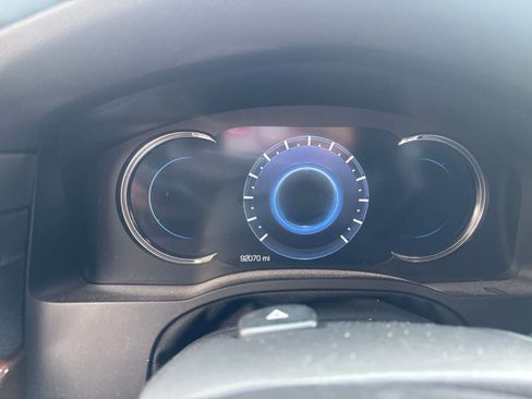 Used 2019 Cadillac Escalade Luxury RWD image 8
