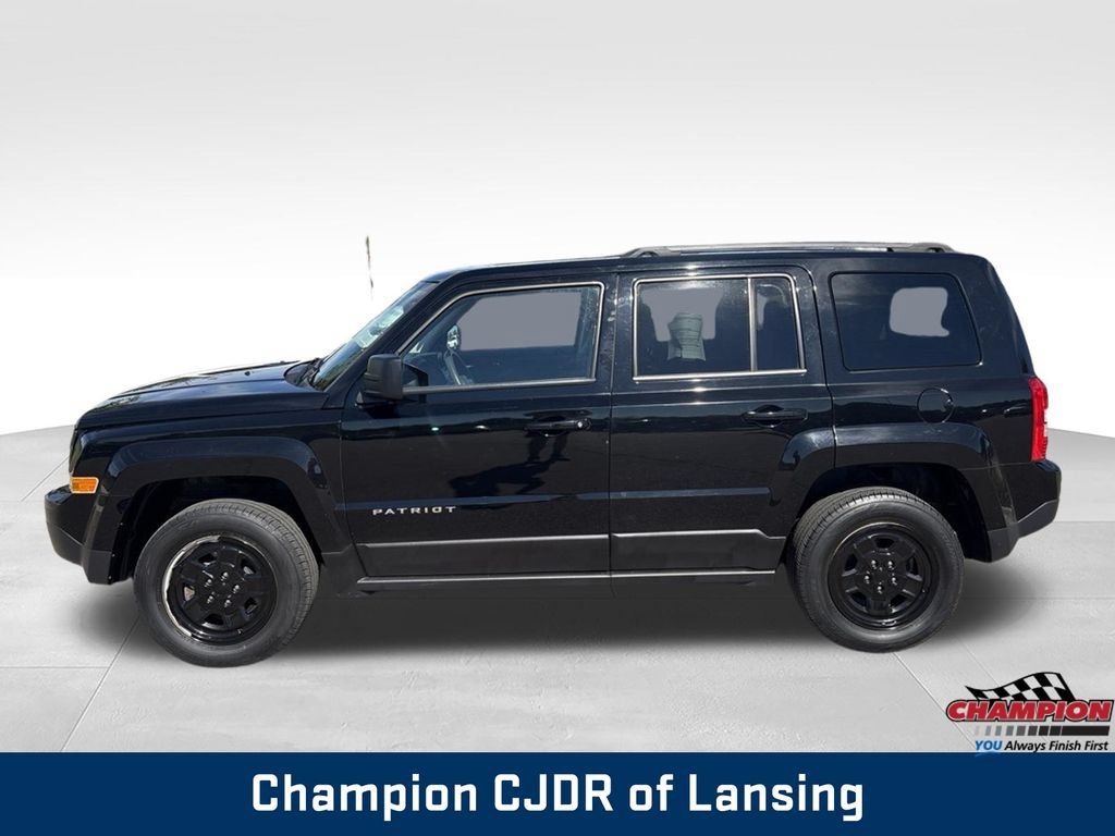 Used 2017 Jeep Patriot Sport w/ Power Value Group AWD/4WD image 4