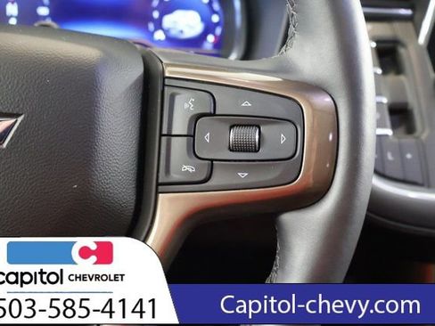 Used 2024 Chevrolet Suburban High Country w/ Advanced Technology Package image 19