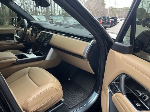 Used 2025 Land Rover Range Rover Long Wheelbase SE image 10