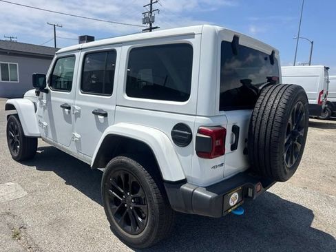 Used 2024 Jeep Wrangler Unlimited Sahara AWD/4WD image 7