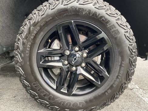 Used 2023 Chevrolet Silverado 1500 Custom Trail Boss AWD/4WD image 13