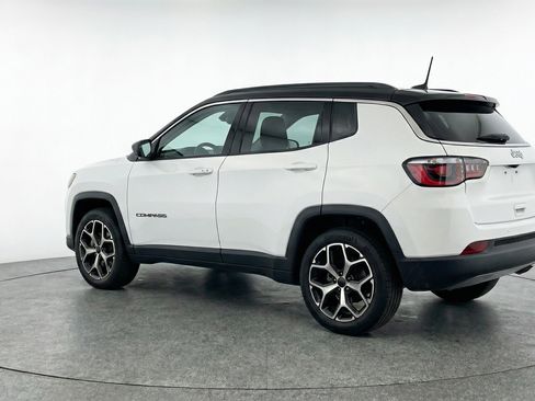 Used 2025 Jeep Compass Limited image 6
