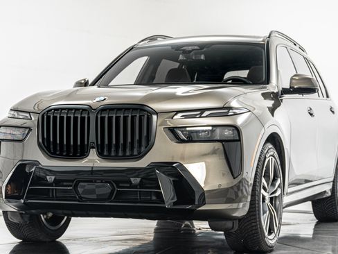 Used 2026 BMW X7 xDrive40i w/ M Sport Package AWD/4WD image 5
