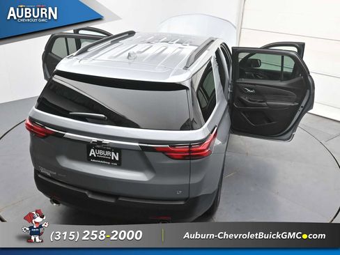 Used 2023 Chevrolet Traverse LT AWD/4WD image 41