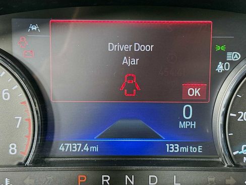 Used 2022 Ford Explorer XLT image 12