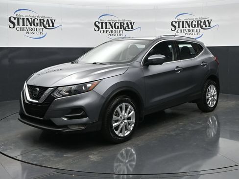 Used 2022 Nissan Rogue Sport SV w/ Technology Package FWD image 3