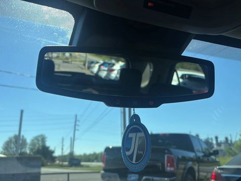 Used 2017 Chevrolet Equinox LS image 16