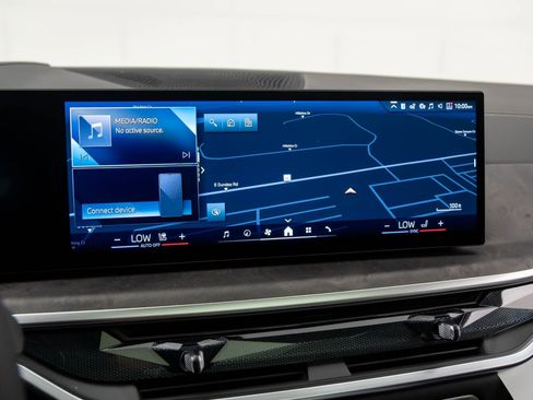 New 2026 BMW X5 xDrive50e w/ Executive Package image 28