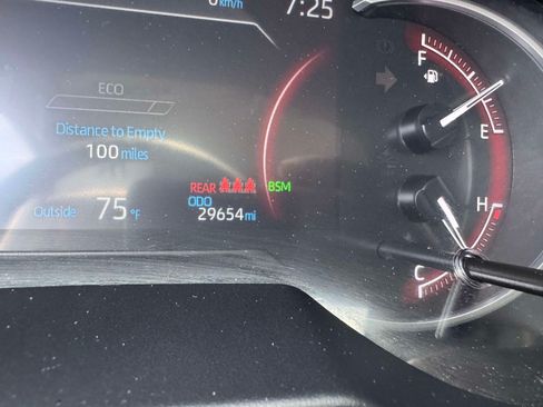 Used 2025 Toyota RAV4 XLE FWD image 27
