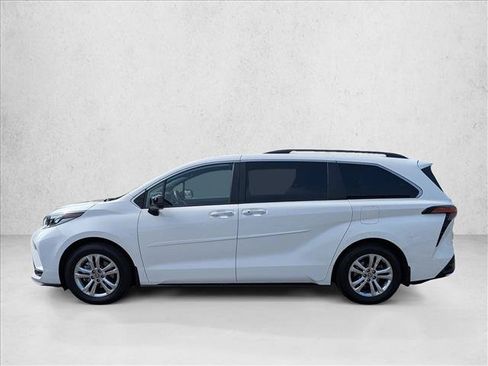 Certified 2023 Toyota Sienna XSE w/ XSE Plus Package AWD/4WD image 9