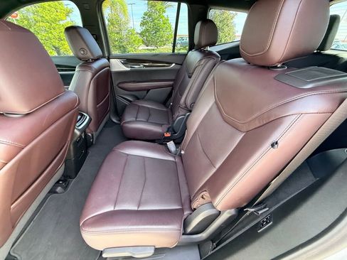 Used 2020 Cadillac XT6 Premium Luxury image 19