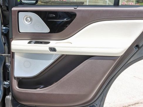 Used 2023 Lincoln Aviator Black Label w/ Class IV Trailer Tow Package AWD/4WD image 37