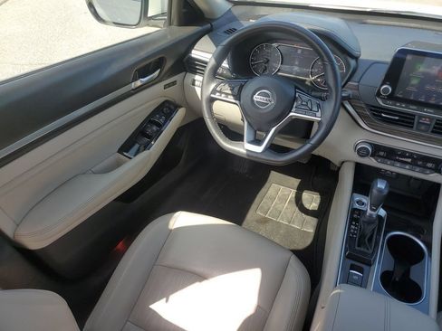 Used 2021 Nissan Altima 2.5 Platinum AWD/4WD image 18