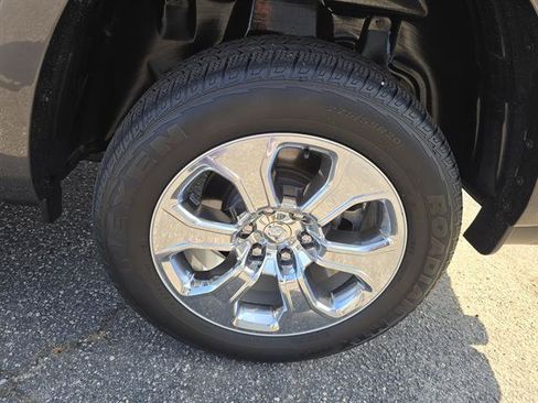 Certified 2025 RAM 1500 Big Horn AWD/4WD image 13