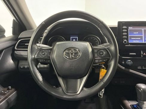 Used 2024 Toyota Camry SE image 18