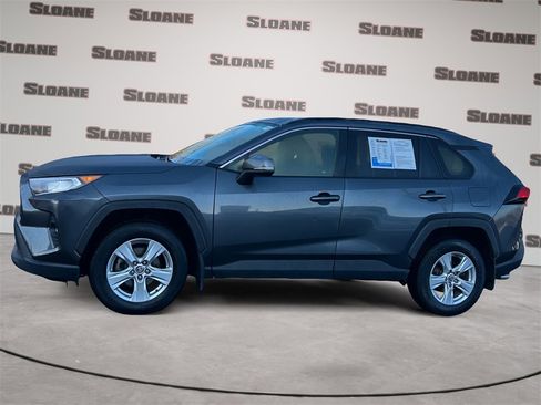 Used 2020 Toyota RAV4 XLE image 2