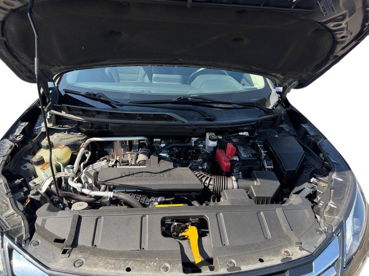 Used 2024 Nissan Rogue S FWD image 19