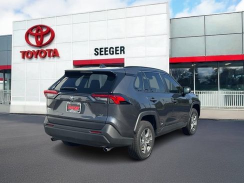 Used 2025 Toyota RAV4 LE AWD/4WD image 3