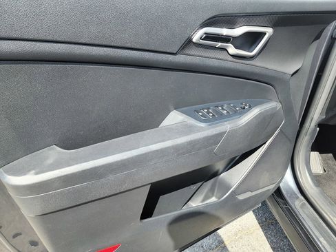 Used 2023 Kia Sportage LX FWD image 13