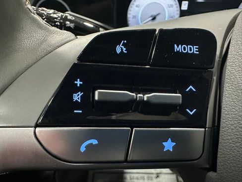 Used 2025 Hyundai Elantra SEL w/ Cargo Package image 19