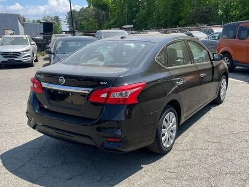 Used 2019 Nissan Sentra SV FWD image 2