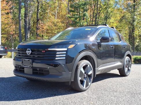 New 2026 Nissan Kicks SR w/ Cold Weather Package image 3