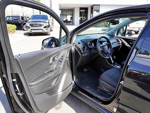 Used 2021 Chevrolet Trax LS w/ Tint and Cruise Package image 35