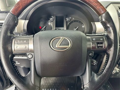 Used 2017 Lexus GX 460 image 21