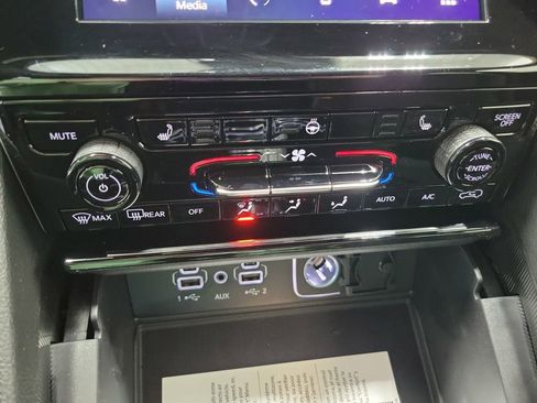 New 2025 Jeep Grand Cherokee L Laredo w/ Luxury Tech Group I image 14