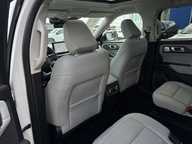 Used 2025 Ford Explorer Platinum w/ Ultimate Package AWD/4WD image 25