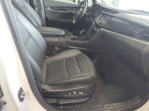Used 2024 Cadillac XT6 Premium Luxury AWD/4WD image 19