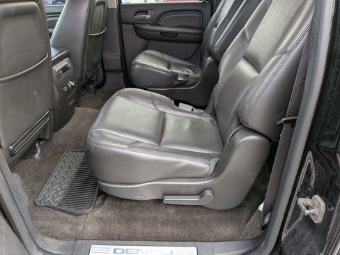 Used 2014 GMC Yukon XL Denali image 17