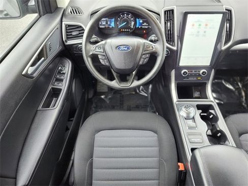 Certified 2022 Ford Edge SE w/ Black Appearance Package image 13