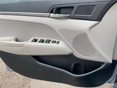 Used 2017 Hyundai Elantra SE FWD image 20