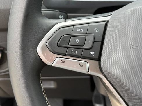 Used 2023 Volkswagen Tiguan SE FWD image 12