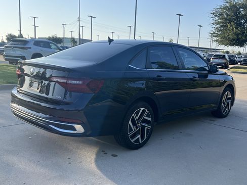 Used 2022 Volkswagen Jetta SEL FWD image 9