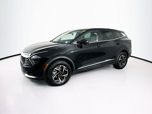 Used 2025 Kia Sportage LX image 4