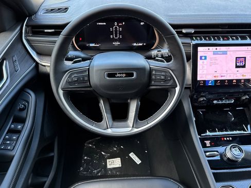 New 2025 Jeep Grand Cherokee L Limited w/ Black Appearance Package image 13