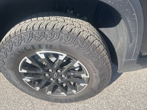 Used 2024 Chevrolet Traverse Z71 w/ Enhanced Driving Package image 11