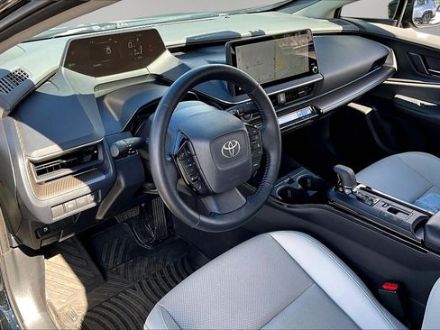 Used 2024 Toyota Prius XLE image 17