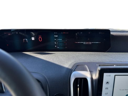 Used 2025 Ford Expedition Active image 11