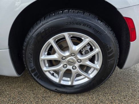 Used 2024 Chrysler Pacifica Touring-L image 46