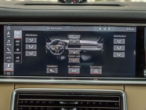 Used 2018 Porsche Panamera 4 image 21